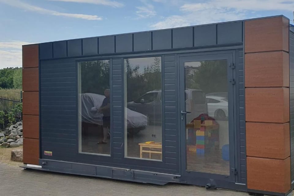 Property building, People, children, group of guests