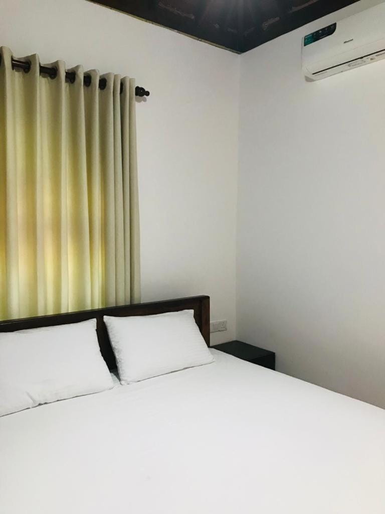 Bed, air conditioner