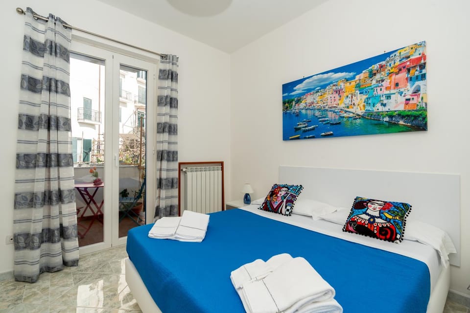 Bed, Balcony/Terrace, Photo of the whole room, Bedroom, towels