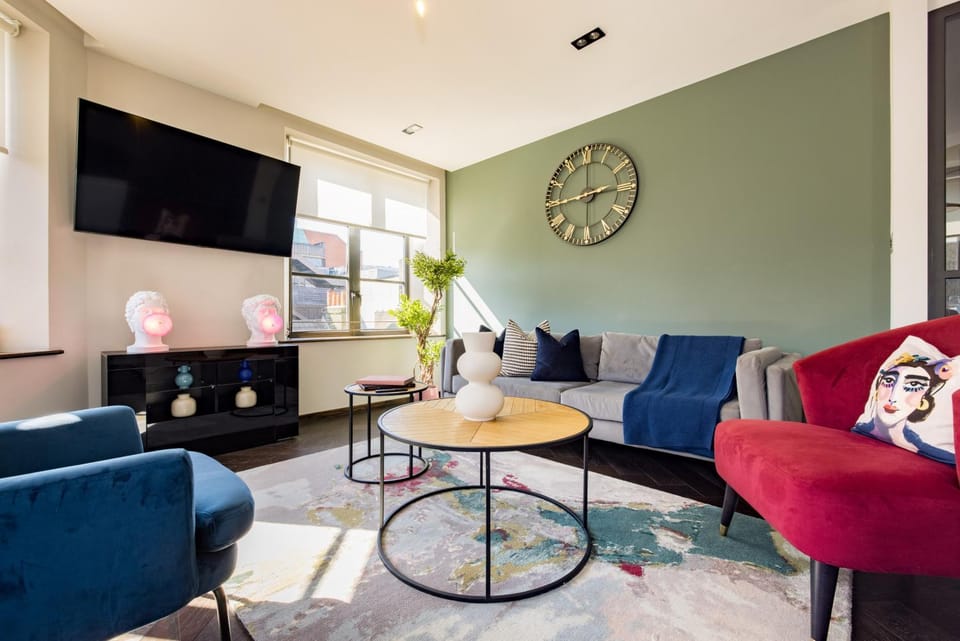 Living room, Seating area