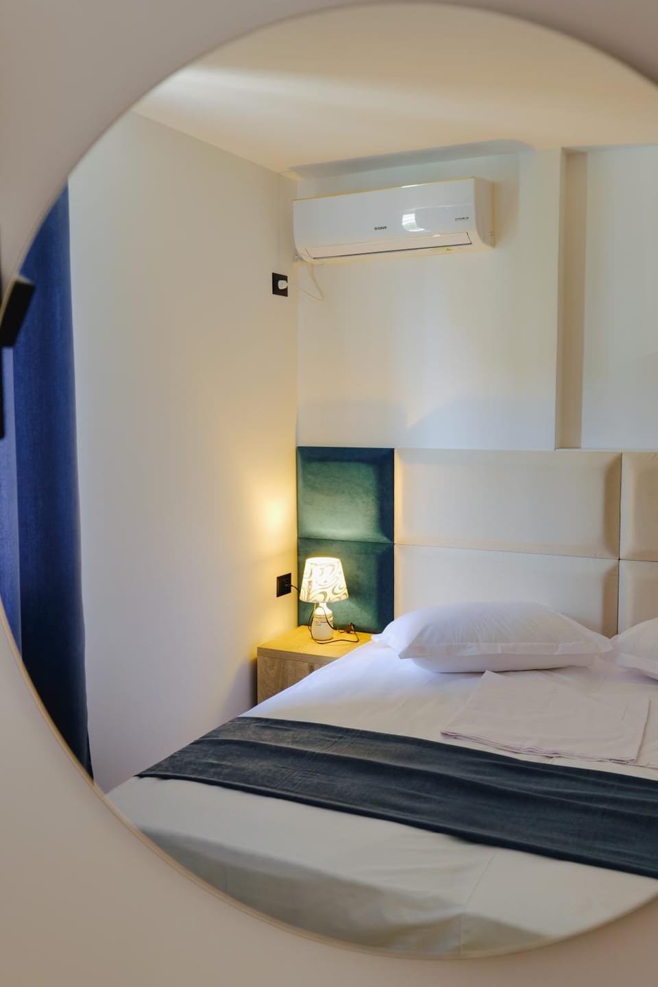 Bed, Bedroom, air conditioner