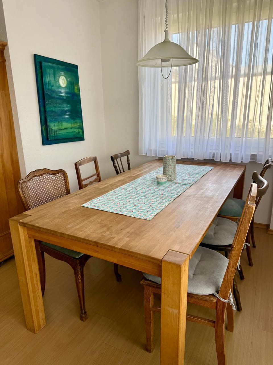 Lichtdurchflutete große Wohnung Apartment in Wuppertal