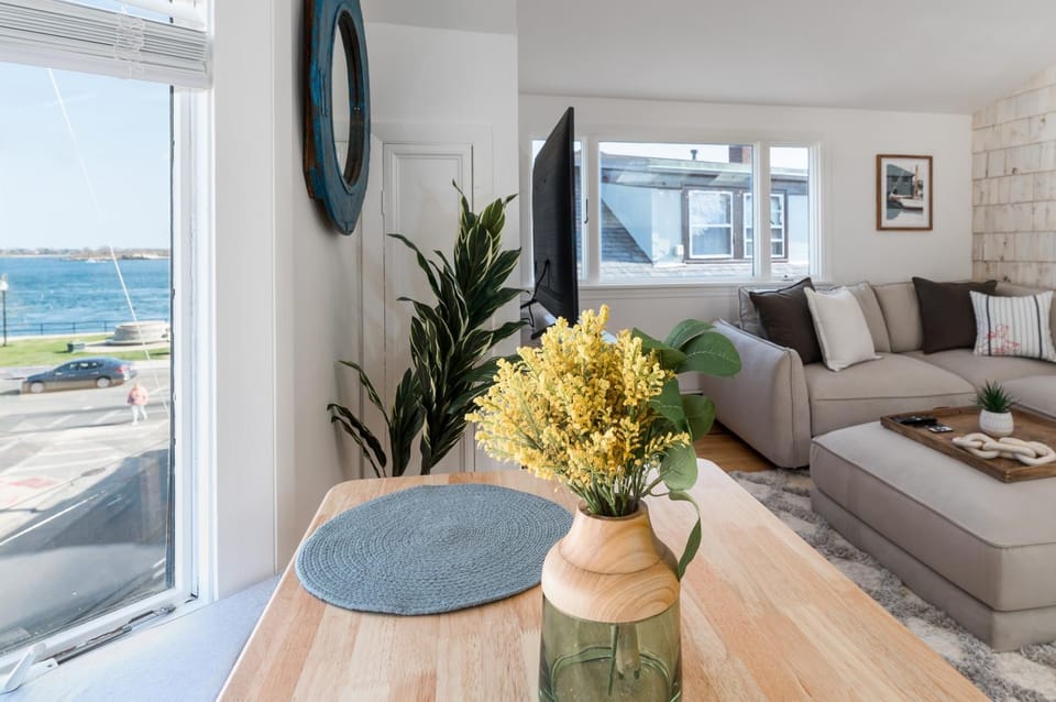 View (from property/room), Living room, Seating area, Dining area