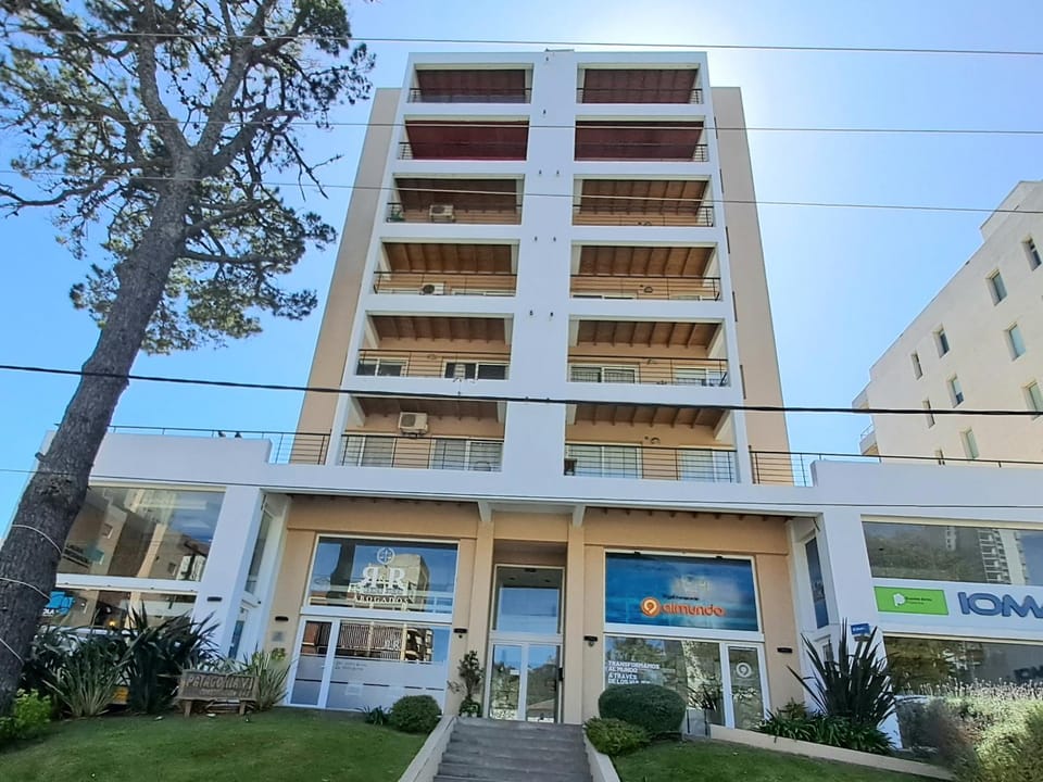 Luminoso Depto con Cochera para 4x4 Apartment in Pinamar