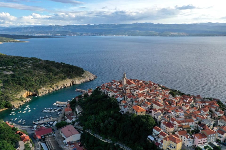 Nearby landmark, Day, Bird's eye view, City view