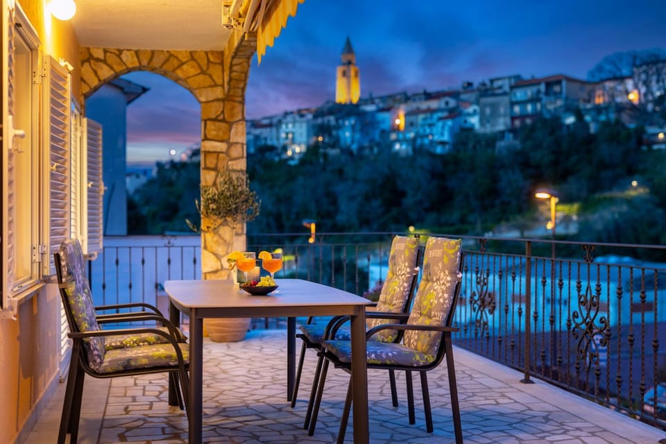 Night, View (from property/room), Balcony/Terrace, Seating area