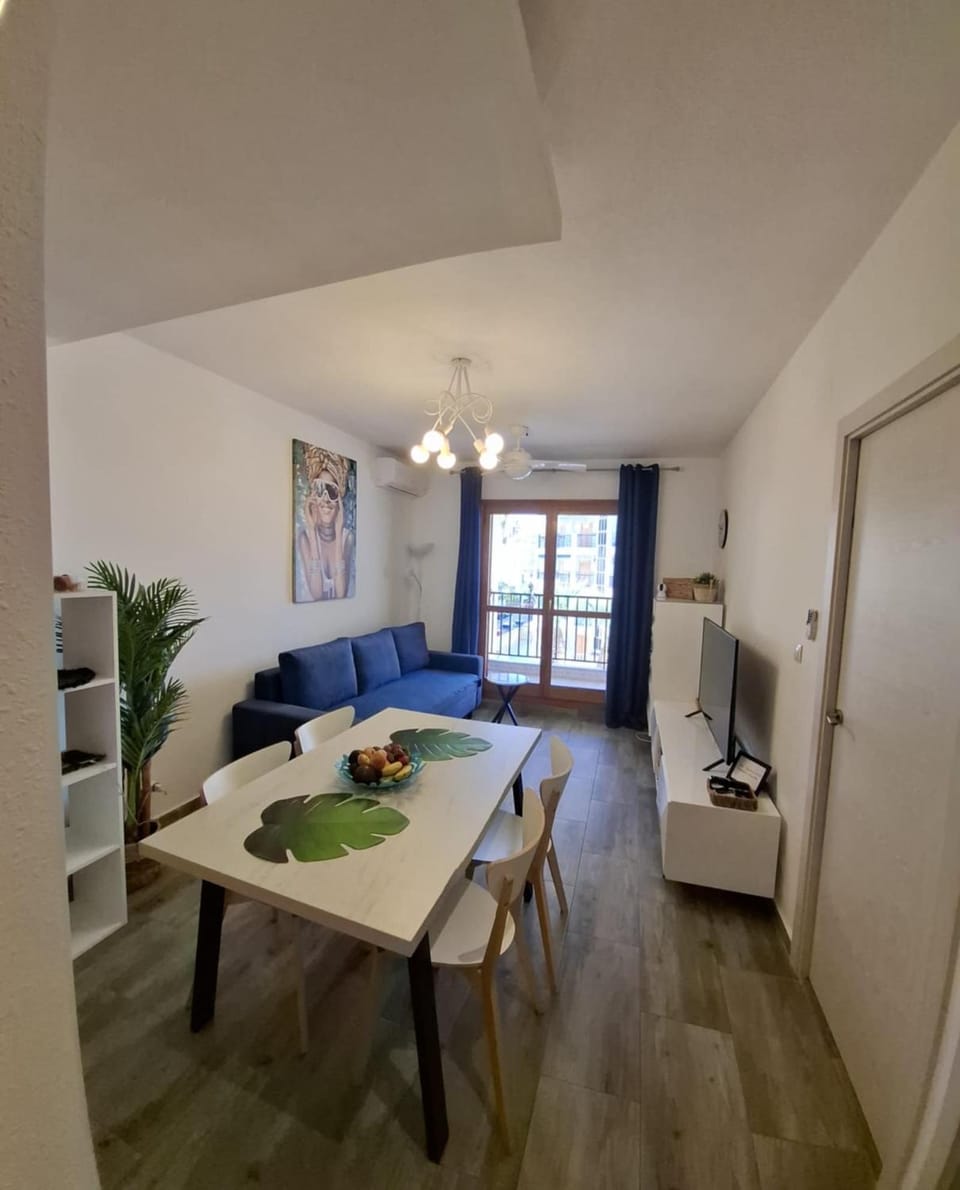 Apartamento Luna Blanca, La Mata, 300 m from the sea and sandy beach plus swimming pool Apartment in Torre La Mata