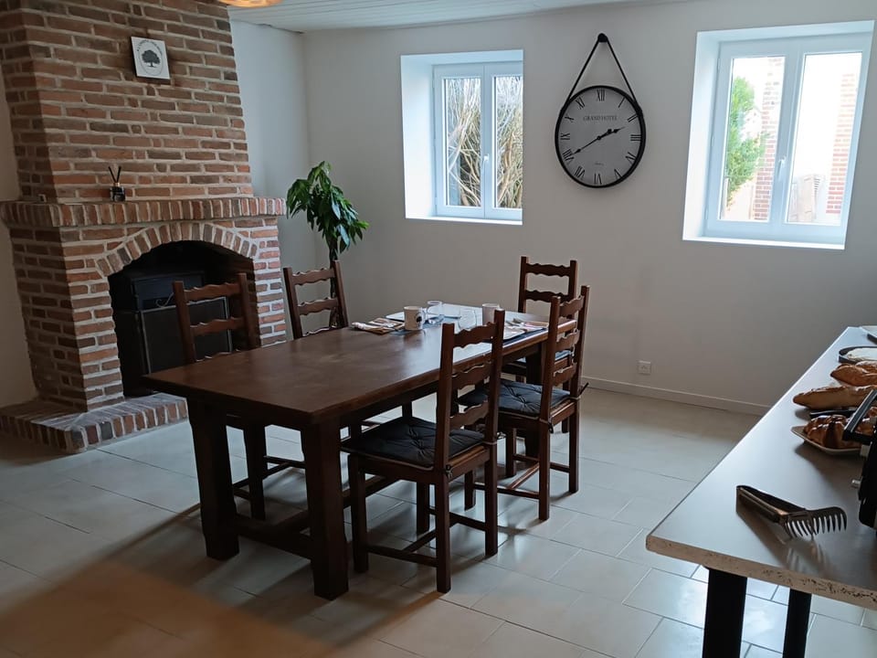 A l'Ombre des Bois, Chambre double vue jardin Bed and Breakfast in Centre-Val de Loire