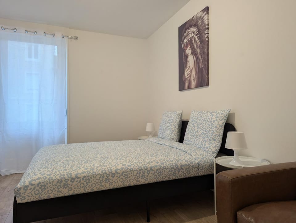 Bed, Photo of the whole room, Bedroom