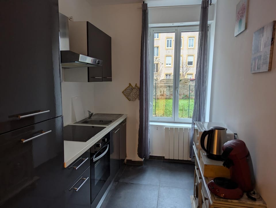 Dining area, oven, stove