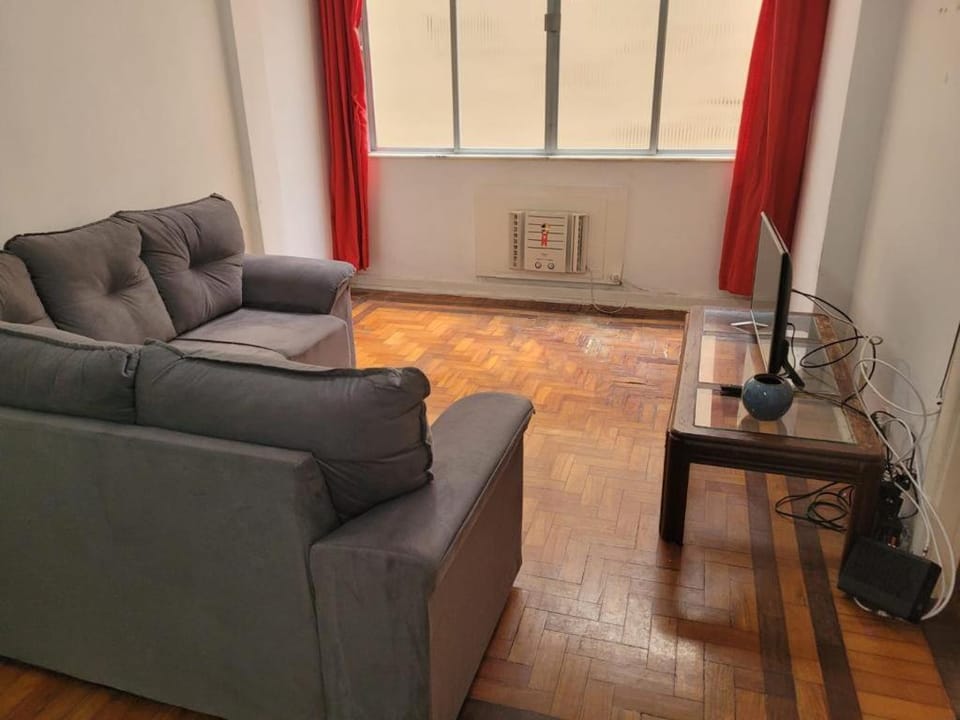 Copacabana 2 quartos simples Apartment in Rio de Janeiro