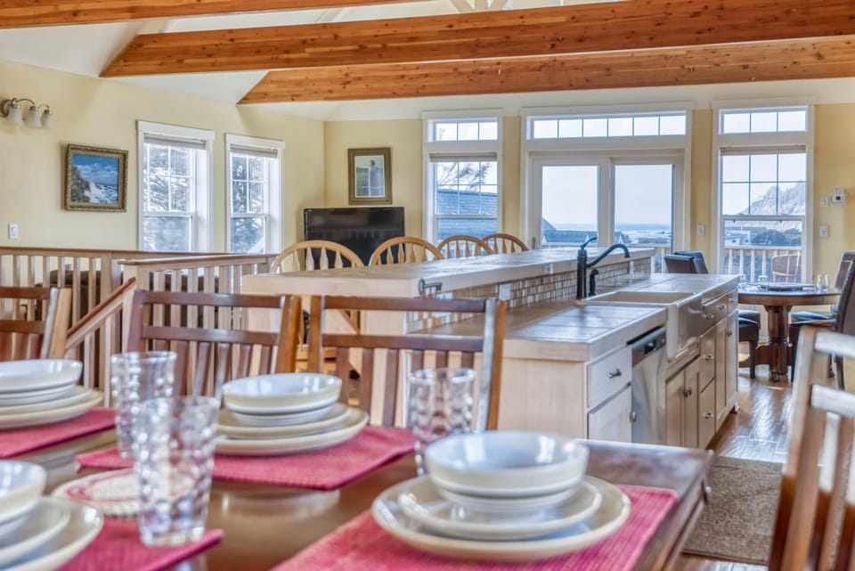 Driftwood at Roads End House in Roads End