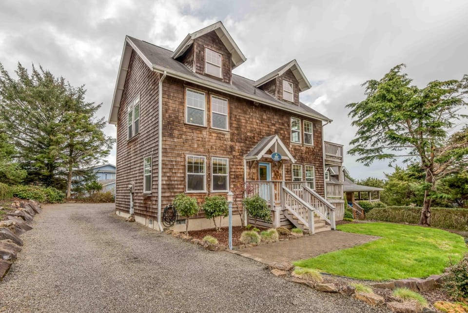 Driftwood at Roads End House in Roads End