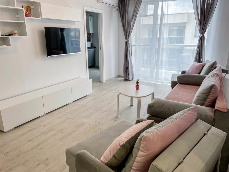 Communal lounge/ TV room, TV and multimedia, Living room, Seating area