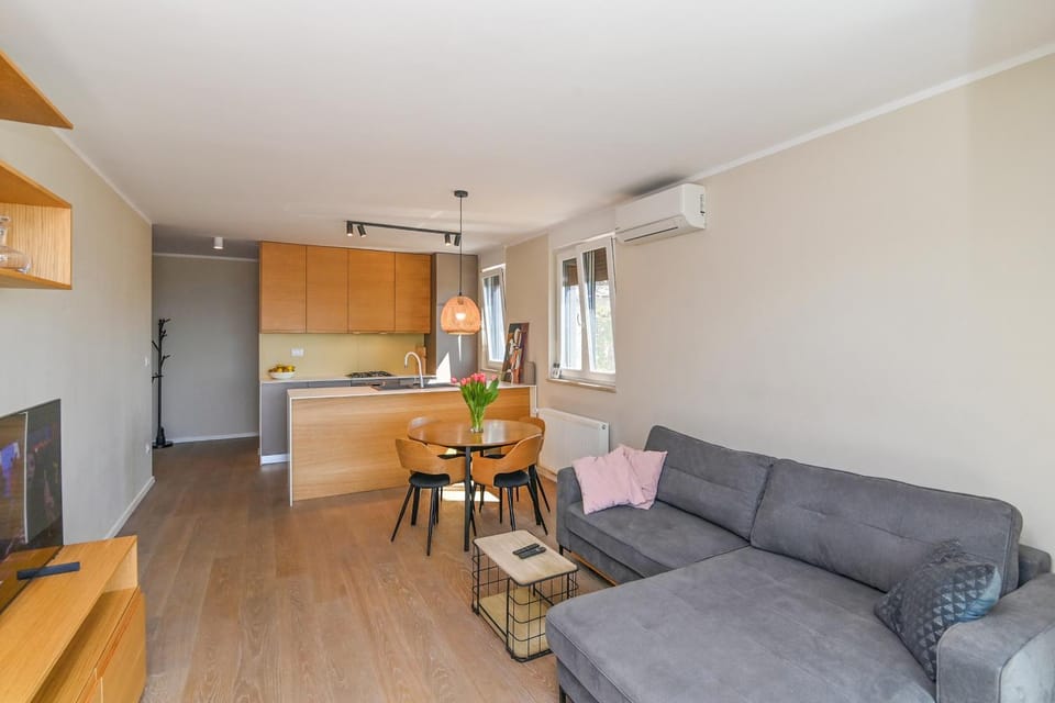 Communal lounge/ TV room, TV and multimedia, Kitchen or kitchenette, Living room, Seating area, Dining area, pet friendly