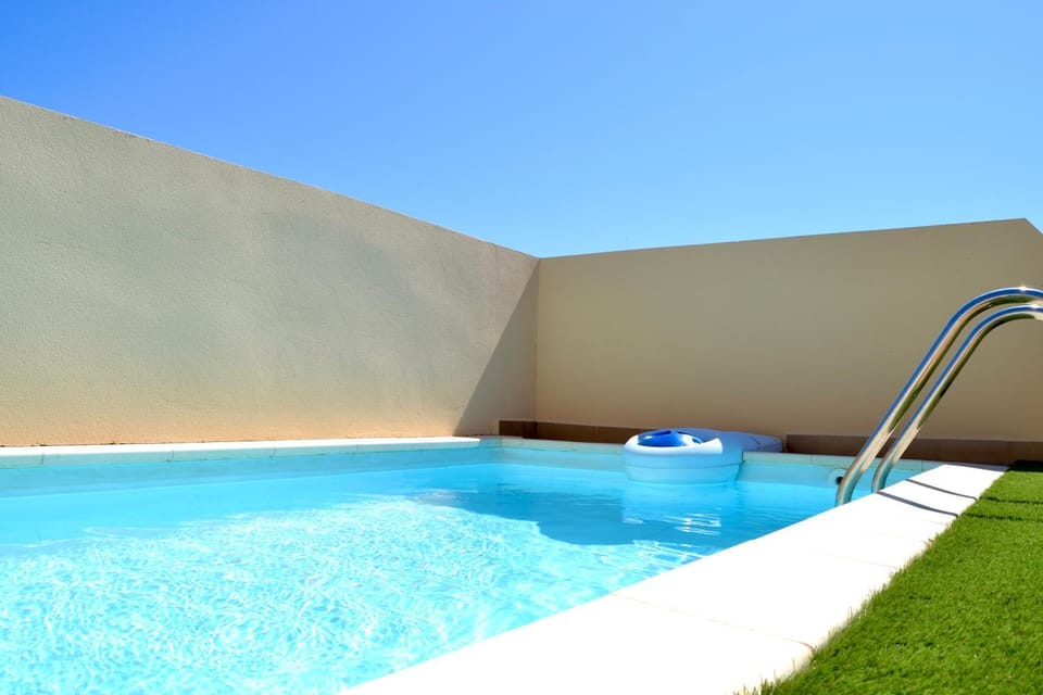Balcony/Terrace, Swimming pool, Swimming pool