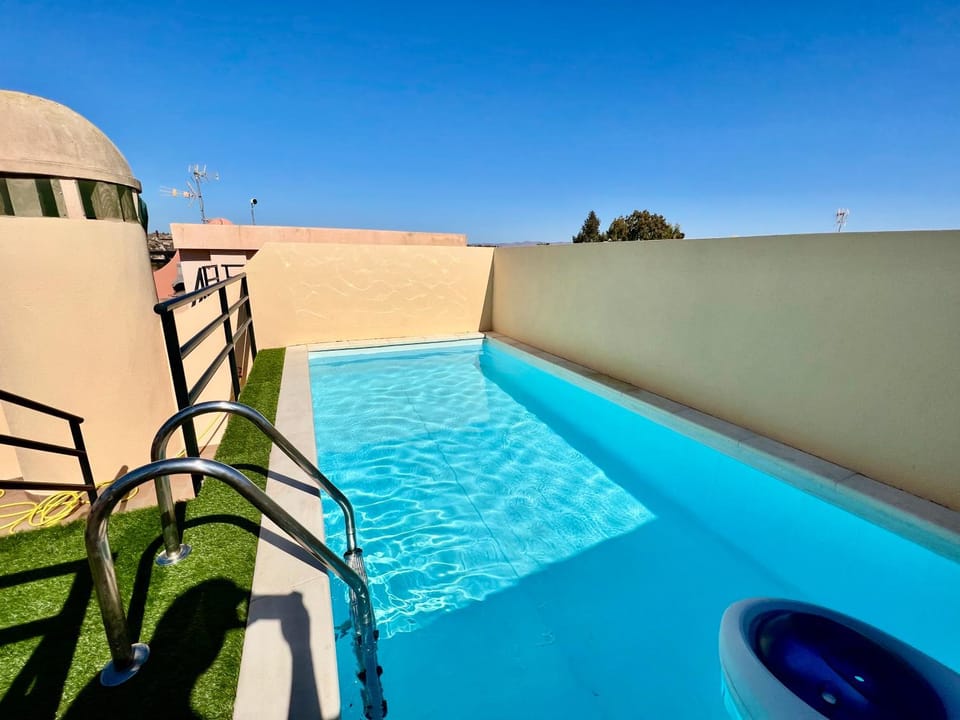 Balcony/Terrace, Pool view, Swimming pool, Swimming pool