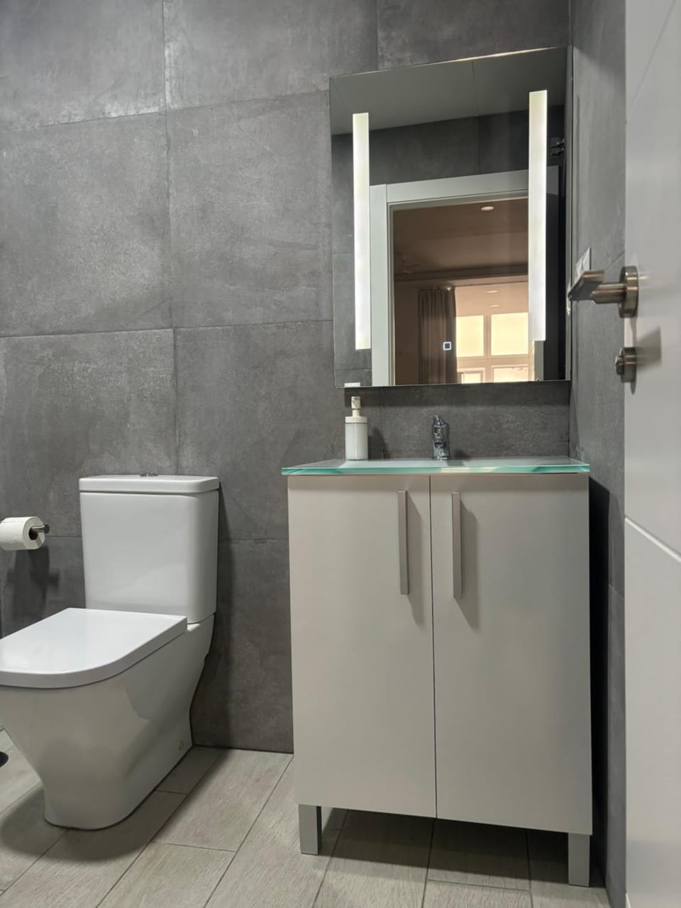 ESTUPENDO PISO a 3 min ESTACIÒN DE TREN MARIA ZAMBRANO Y BUS Apartment in Malaga