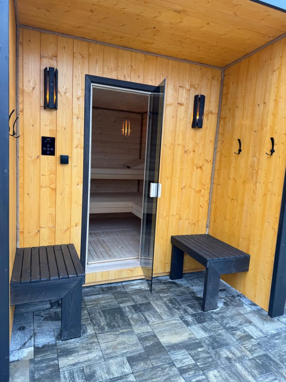 Apartamenty, pokoje z KLIMATYZACJĄ -Drozdówka Solina 692-281-363 Apartment in Slovakia
