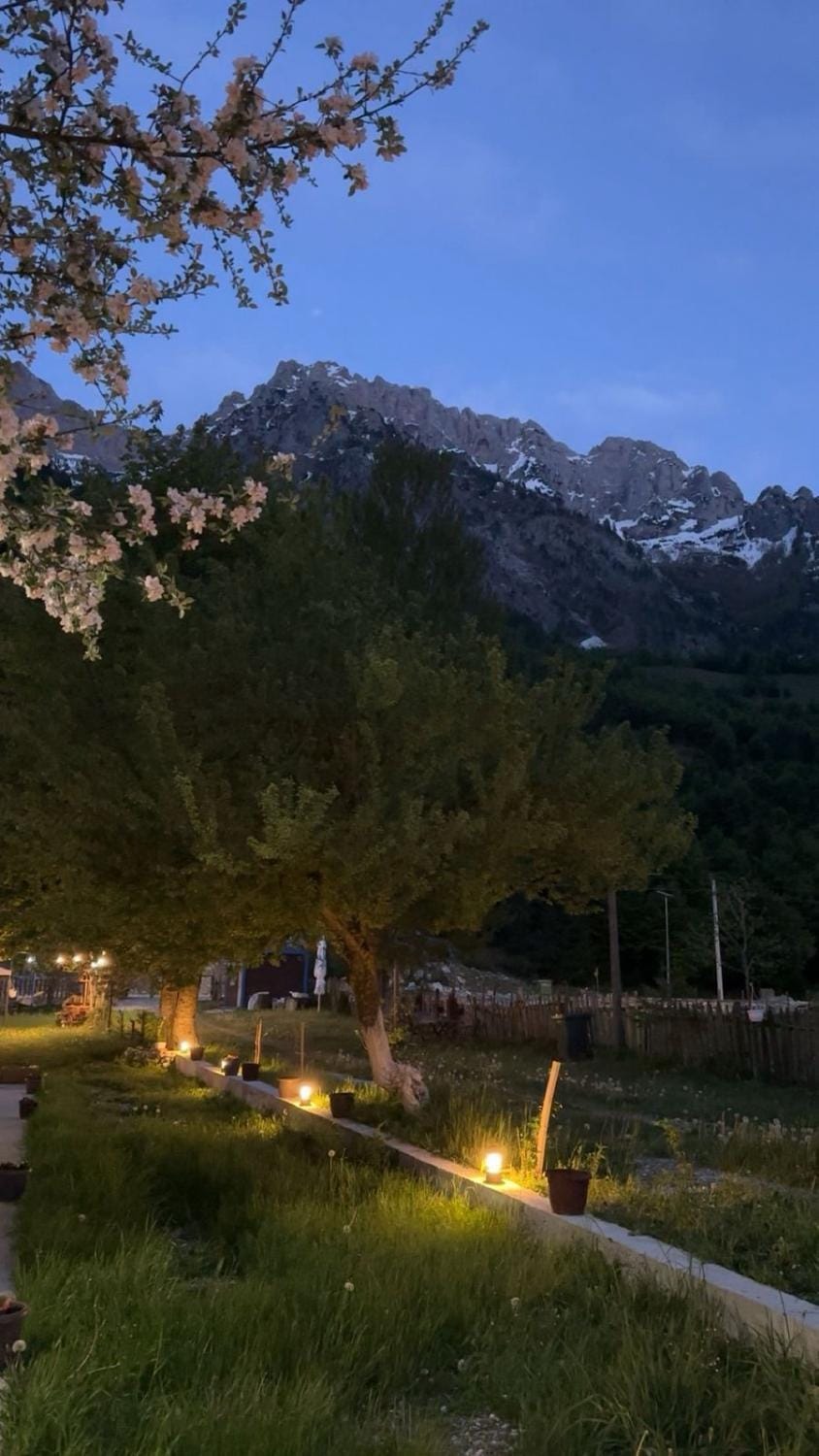 Guesthouse HYSA Bed and Breakfast in Montenegro