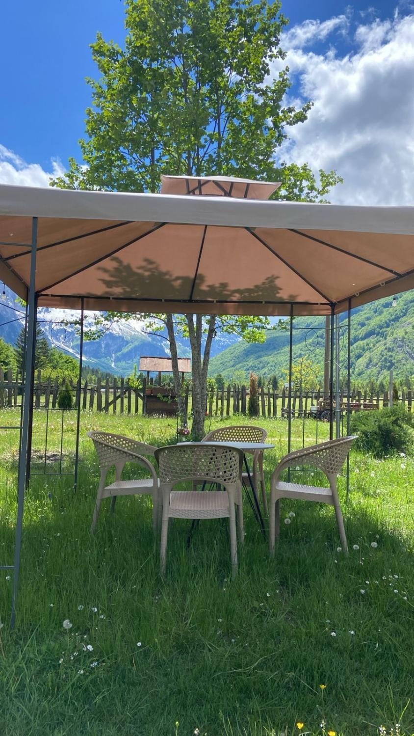 Guesthouse HYSA Bed and Breakfast in Montenegro