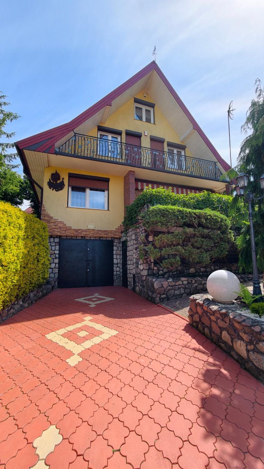 Property building, Day