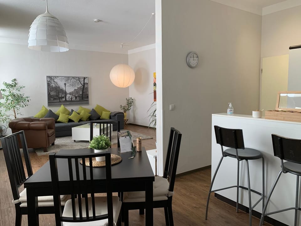 Living room, Seating area, Dining area