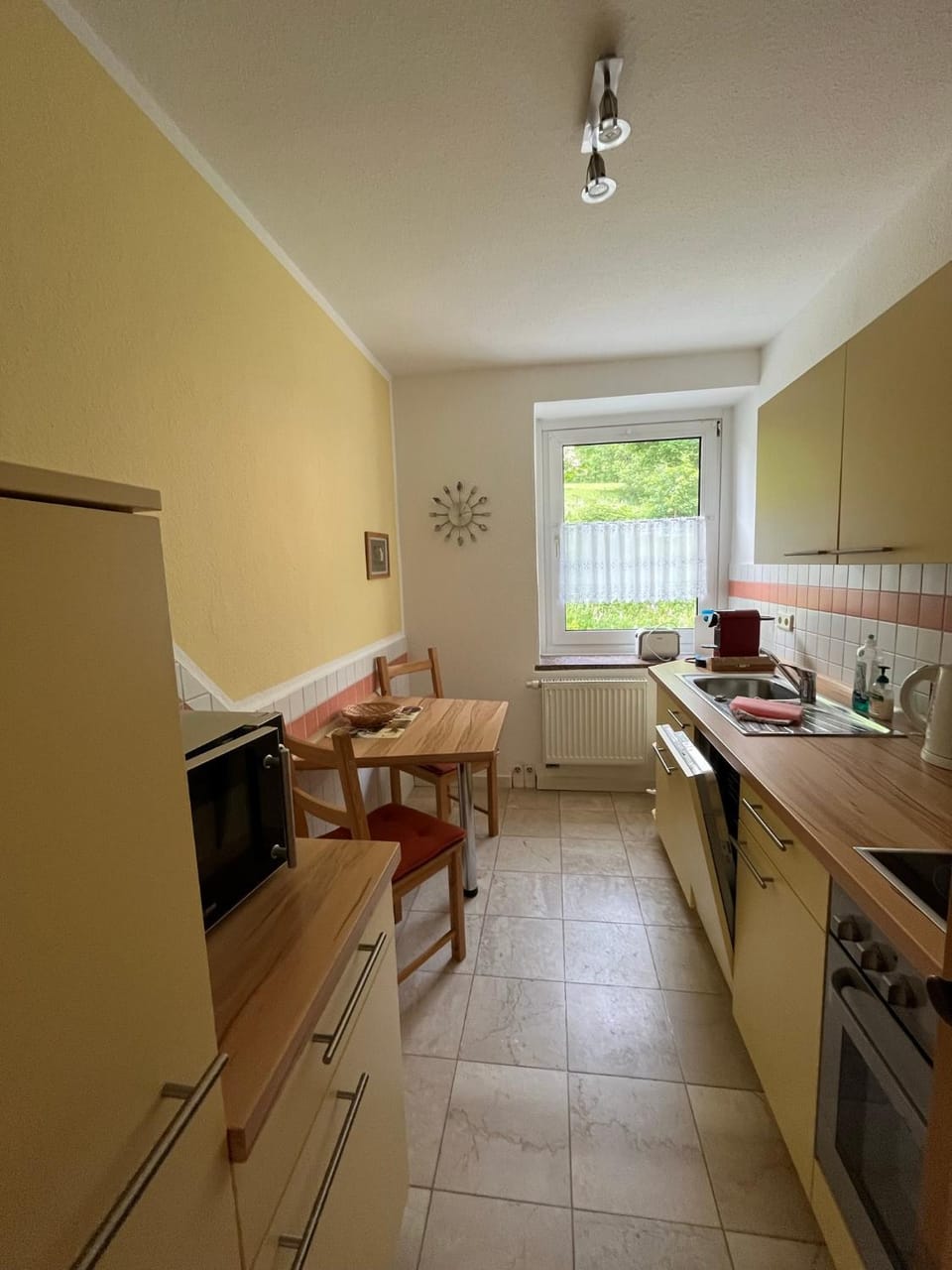 Kitchen or kitchenette, Dining area, minibar, pet friendly, stove