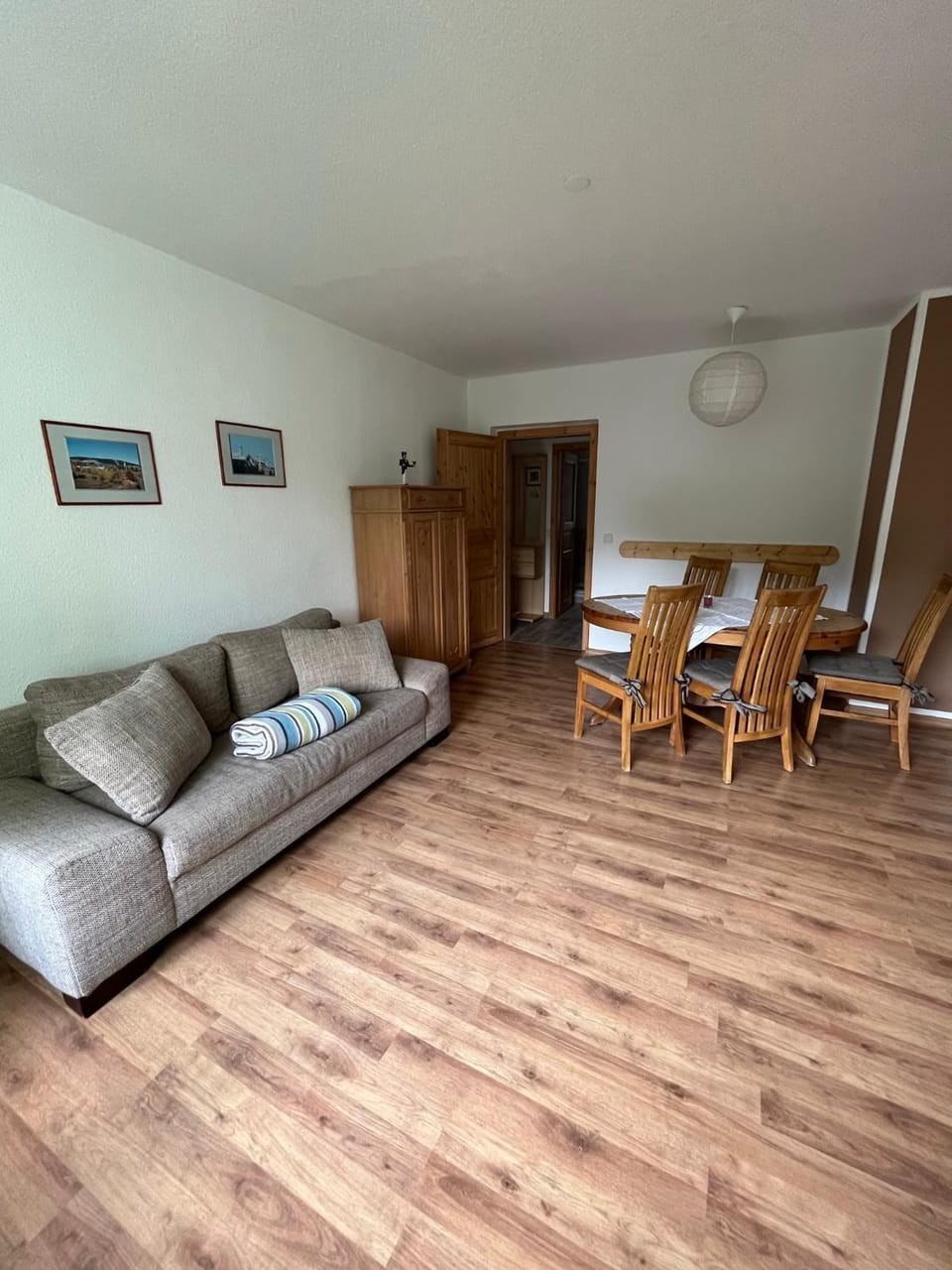Bed, Living room, Seating area, Dining area