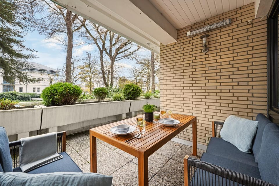 Day, View (from property/room), Balcony/Terrace, Seating area, Dining area