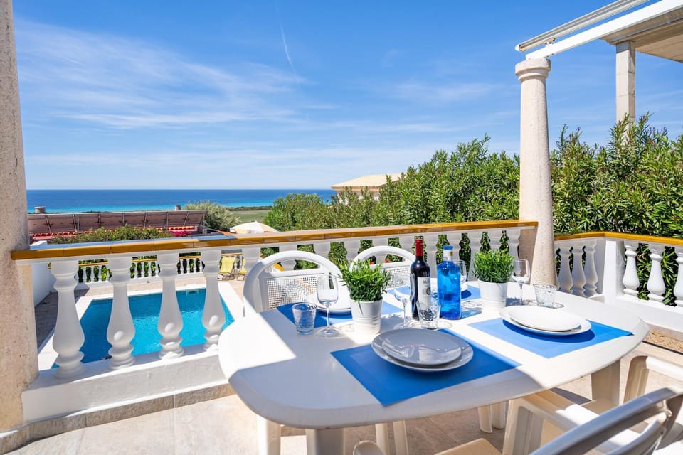 Property building, View (from property/room), Balcony/Terrace, Sea view, Swimming pool