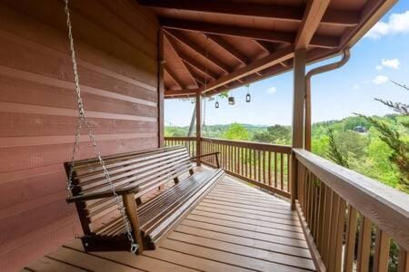 Best Views in Ellijay - Waffle Bar-King Bed-HotTub House in Georgia