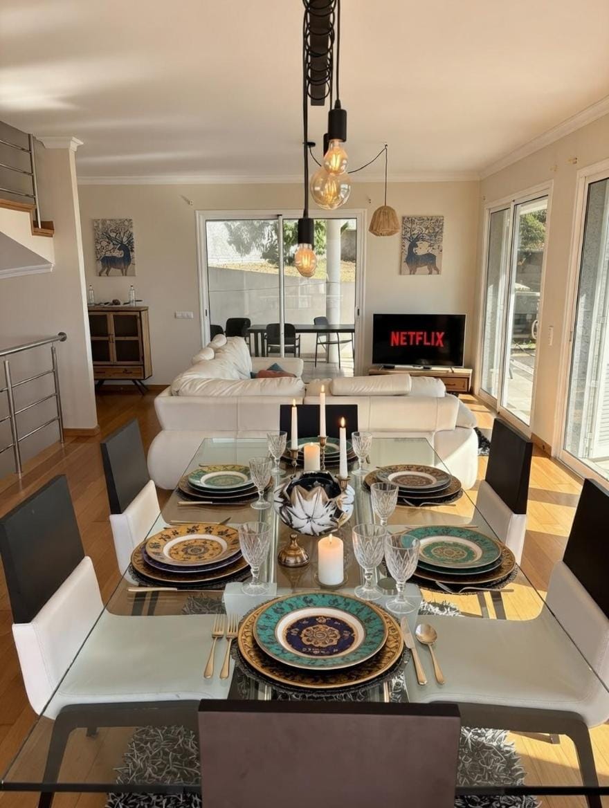 Dining area, Food, Lunch, Dinner