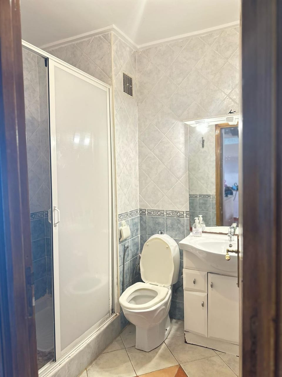 Shower, Toilet, Bathroom
