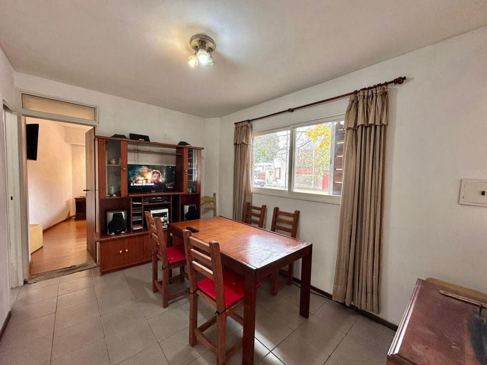 Departamento céntrico, cerca de parque, cochera, Apartment in La Plata