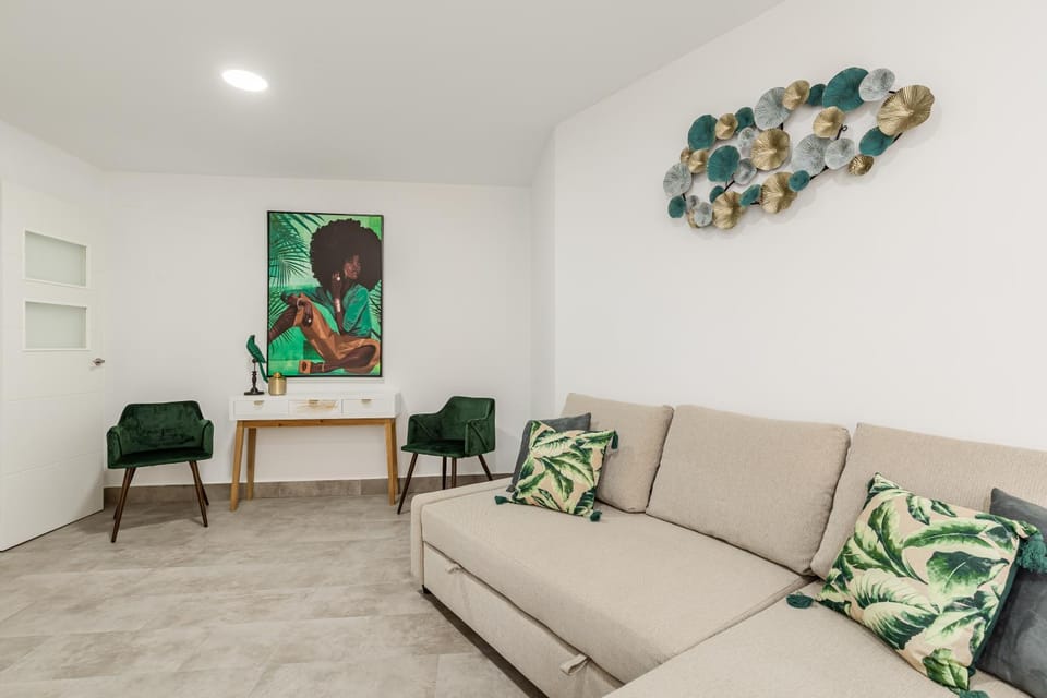 Living room, Decorative detail, Seating area