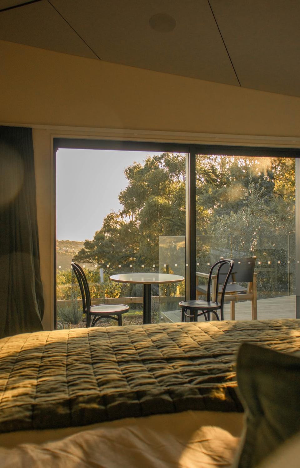 Bed, Natural landscape, View (from property/room), Balcony/Terrace, Seating area, Bedroom