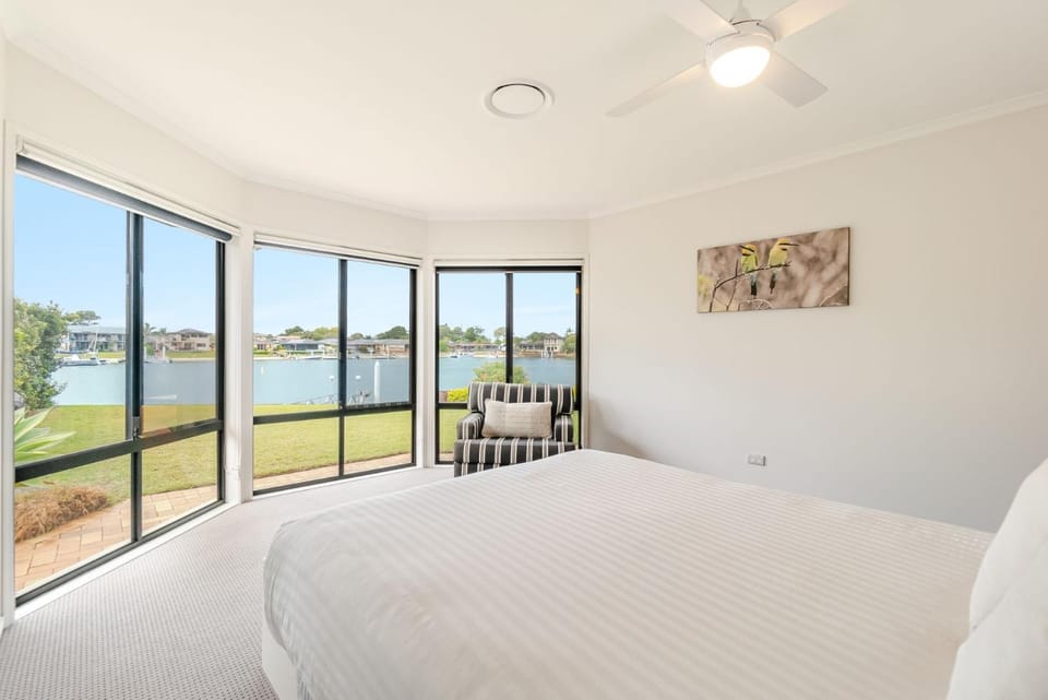 Bed, Photo of the whole room, Bedroom, River view