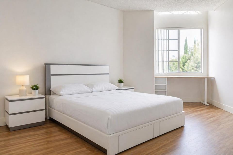 Spacious 2 Bedroom 2 Bathroom In Gated Community Apartment hotel in San Fernando Valley