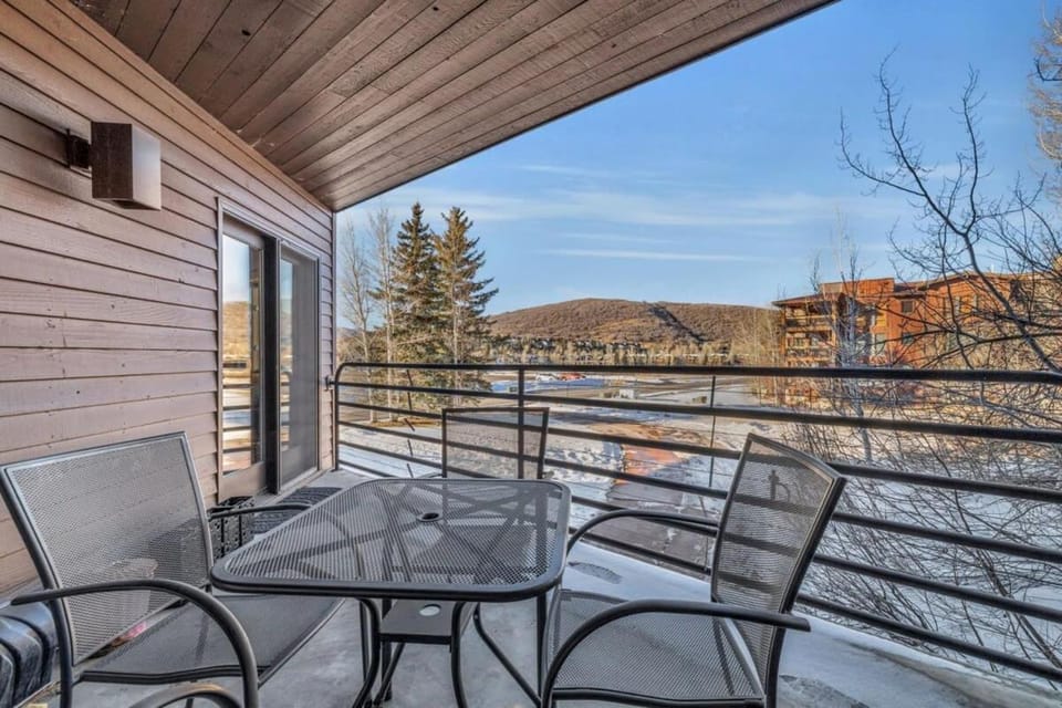 Steps From Ski Lift Garage Parking Included House in Park City