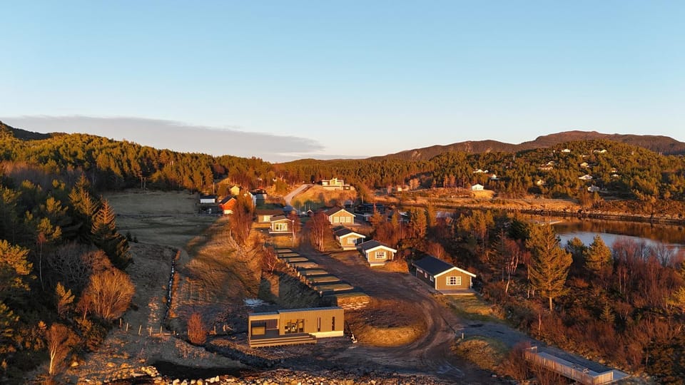 Property building, Bird's eye view, Mountain view