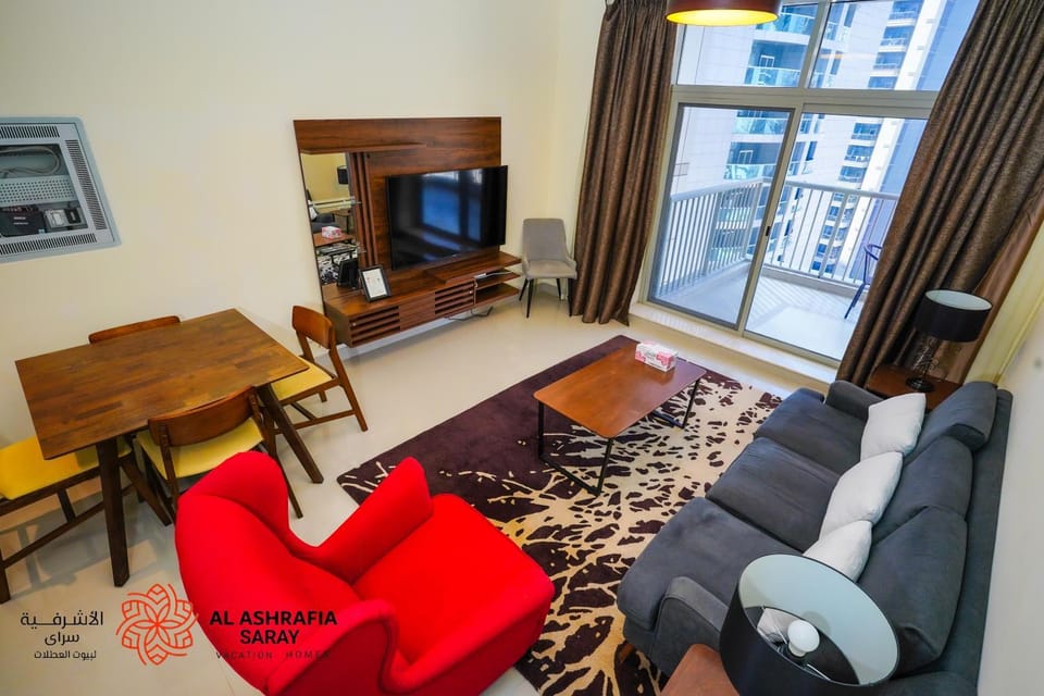 Communal lounge/ TV room, Dining area