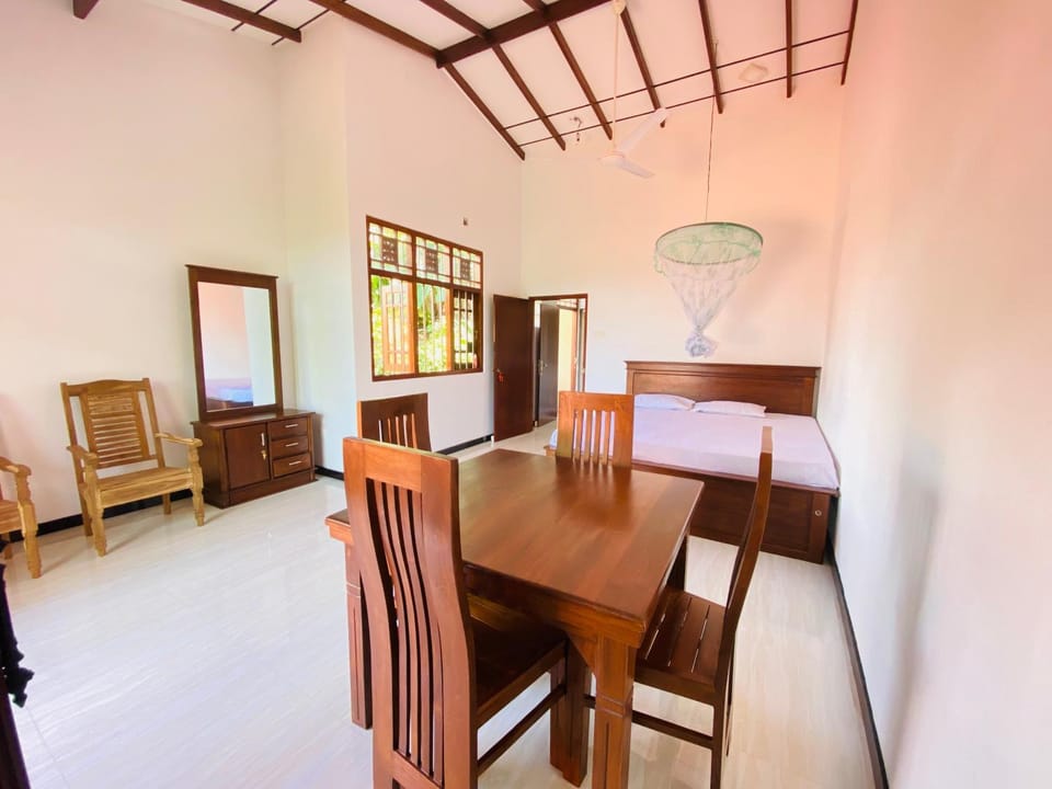 Bed, Living room, Photo of the whole room, Seating area, Bedroom