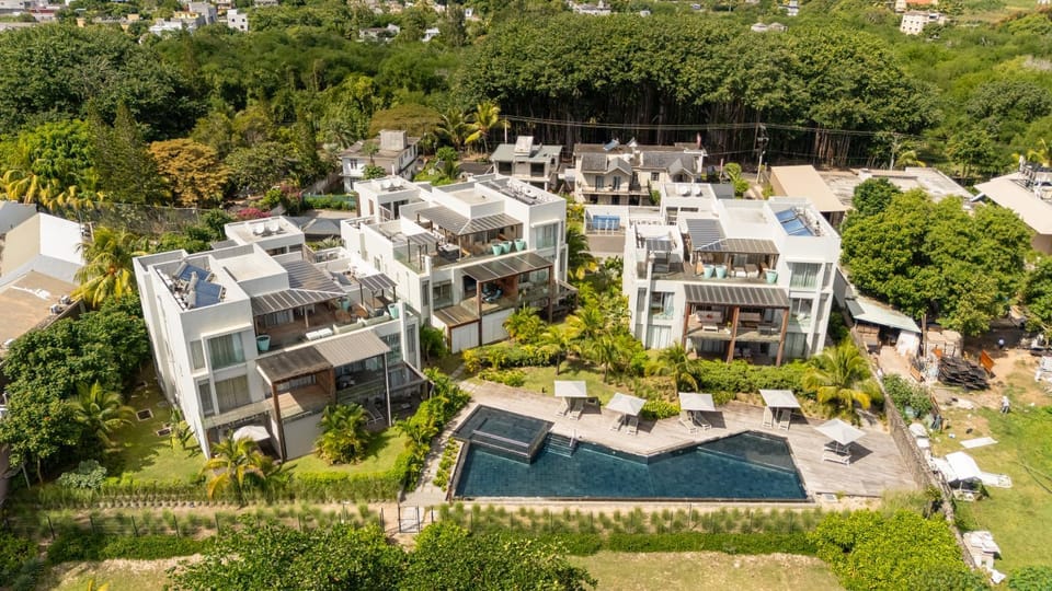 Property building, Bird's eye view, View (from property/room), Area and facilities, Swimming pool, Inner courtyard view