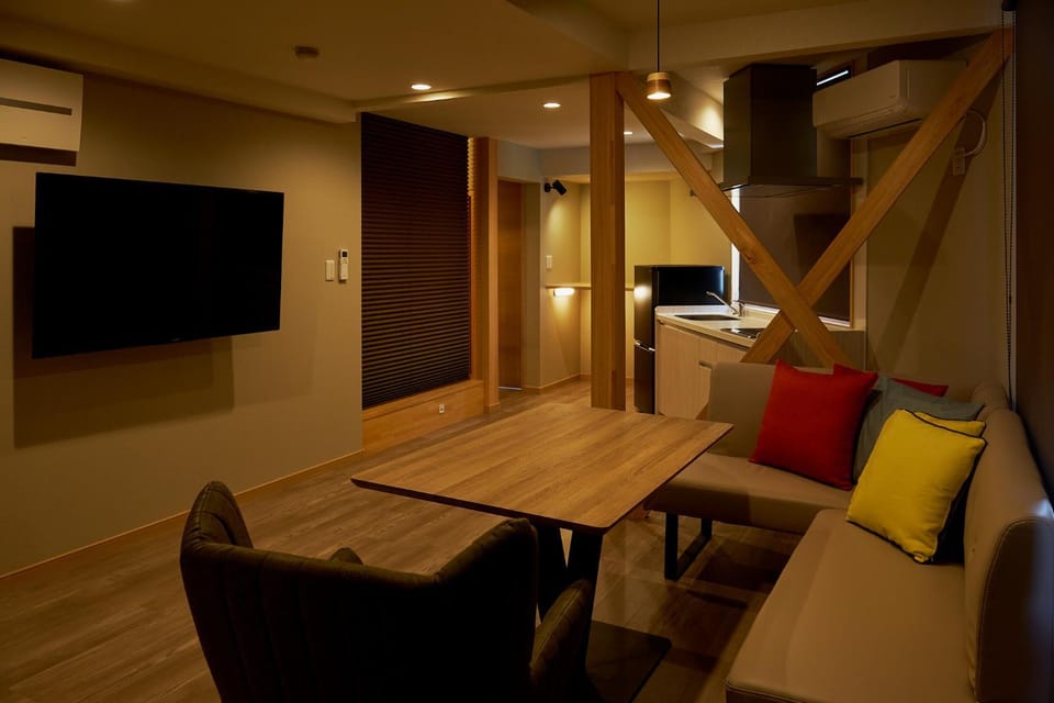 Kitchen or kitchenette, Living room, Seating area, Dining area