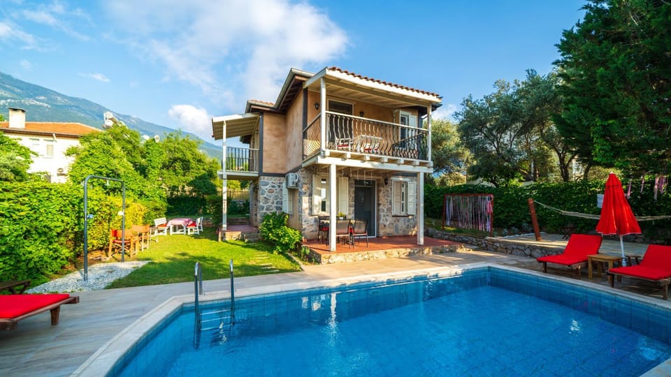 Property building, Swimming pool