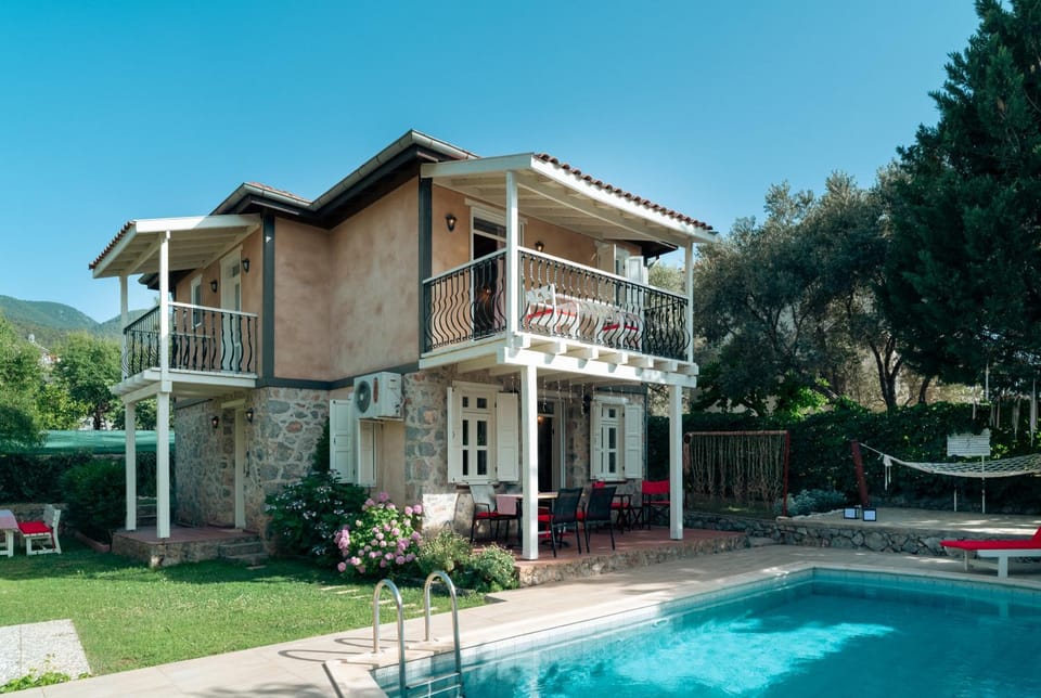 Property building, Swimming pool