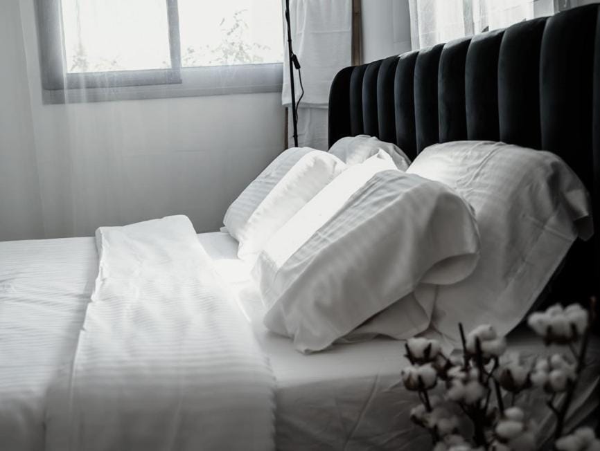 Bed, Photo of the whole room, Bedroom, towels