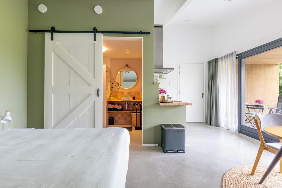 Kitchen or kitchenette, Photo of the whole room, Bedroom
