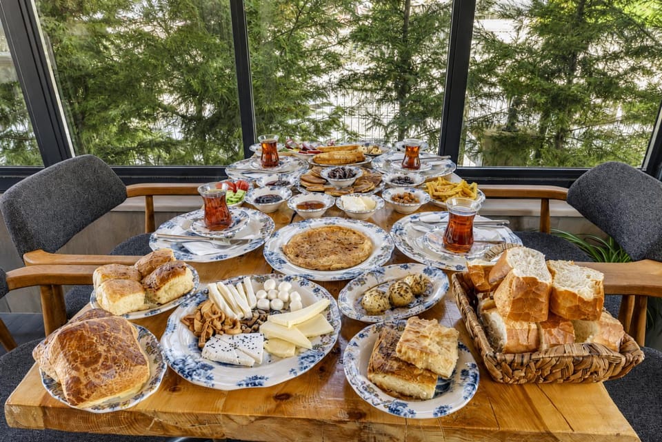 Restaurant/places to eat, Food and drinks, Dining area, Food, Continental breakfast, Buffet breakfast